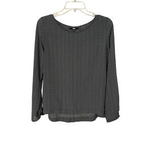 Uniqlo Womens Long Sleeve Shirt Black and White Pattern Crew Neck Blouse Small